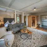 Apartment Boutique Im Ehem Weingut, Sauna, Hofgarten, Goldenes Fass