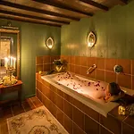 Boutique Im Ehem Weingut, Sauna, Hofgarten, Goldenes Fass *