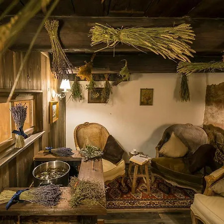 Boutique Im Ehem Weingut, Sauna, Hofgarten, Goldenes Fass Appartement