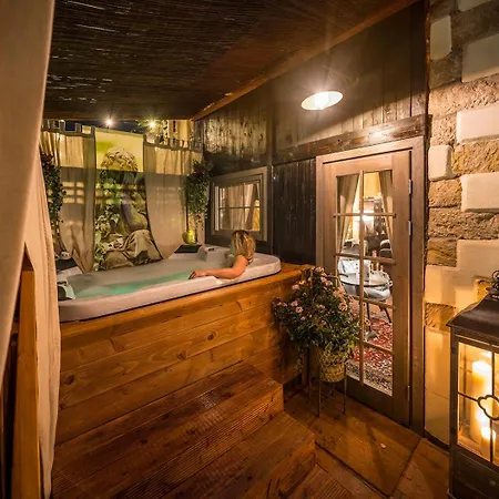 Boutique Im Ehem Weingut, Sauna, Hofgarten, Goldenes Fass Appartement