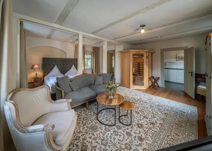 Appartement Boutique Im Ehem Weingut, Sauna, Hofgarten, Goldenes Fass